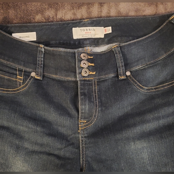 Torrid Dark Wash Jeggings - Picture 2 of 3